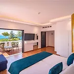 호텔 Ramada Poseidon 루트라키