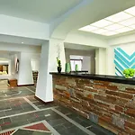 酒店 Ramada Poseidon