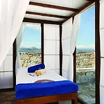 فندق Ramada Poseidon لوتراكي