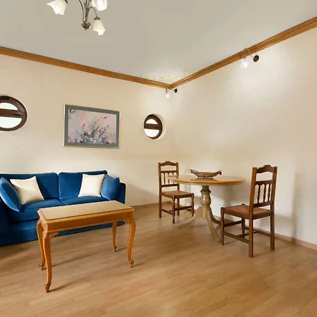 Ramada Poseidon Hotell
