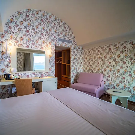 Ramada Poseidon Loutráki