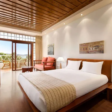 Ramada Poseidon Hotel 5*