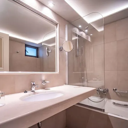 Ramada Poseidon Hotel 5*