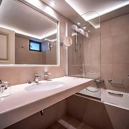 Ramada Poseidon Hotel