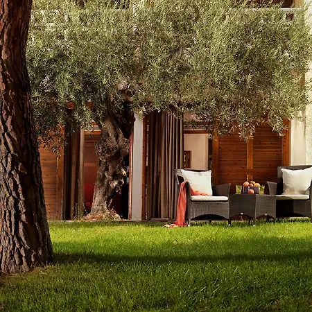 Ramada Poseidon Hotell
