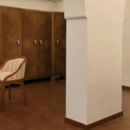 Ramada Poseidon לוטראקי