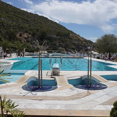 Ramada Poseidon Hotell
