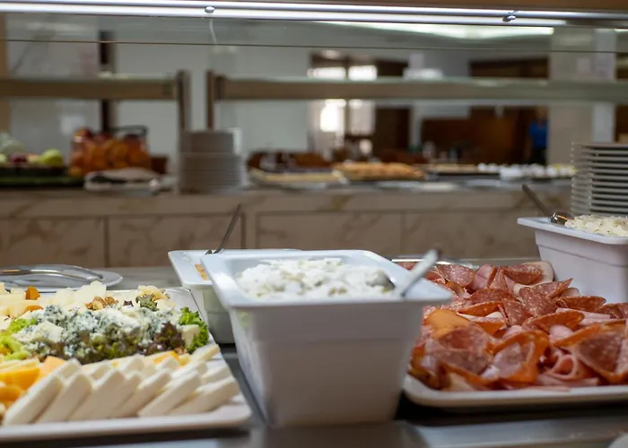 Ramada Poseidon Отель