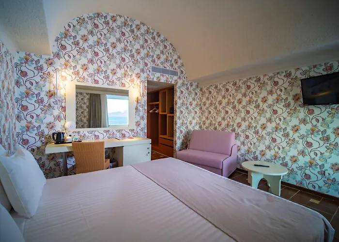 Ramada Poseidon Loutráki