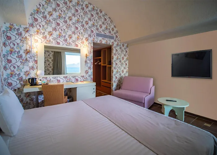 Ramada Poseidon 5* Лоутраки