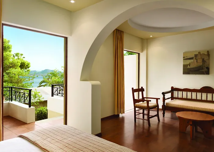 Ramada Poseidon Hotell 5*